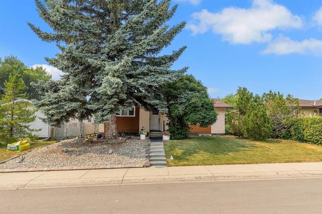 8031 Huntwick Hill NE Calgary, AB T2K 4G9