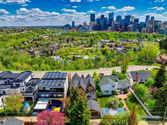 738 Crescent Road NW Calgary, AB T2M 4A7