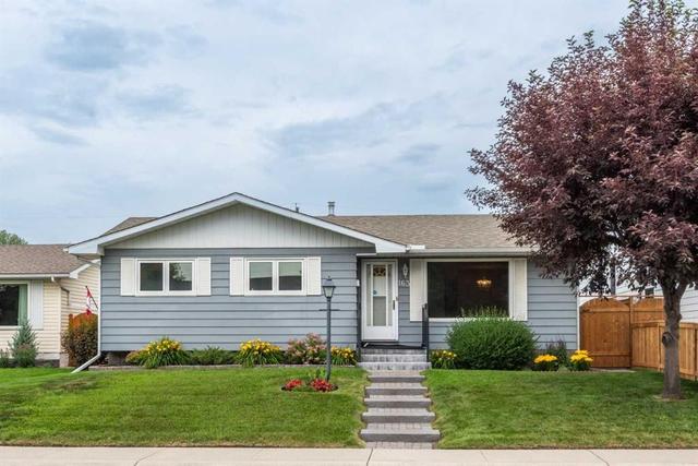 163 Lake Sylvan Close SE Calgary, AB T3J 3E5