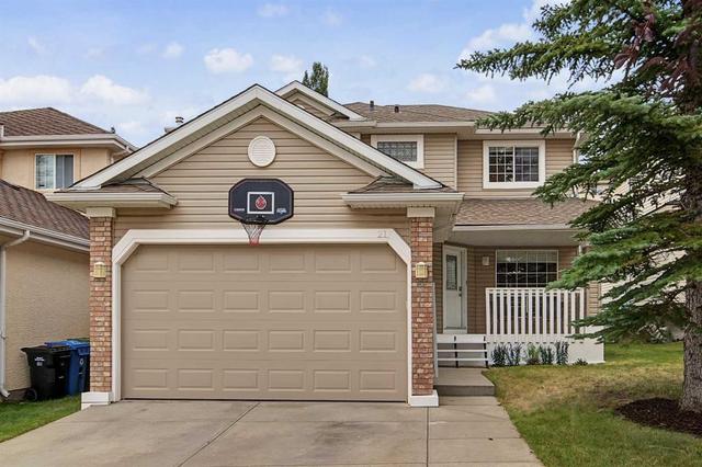 21 Edgebrook Park NW Calgary, AB T3A 5V1