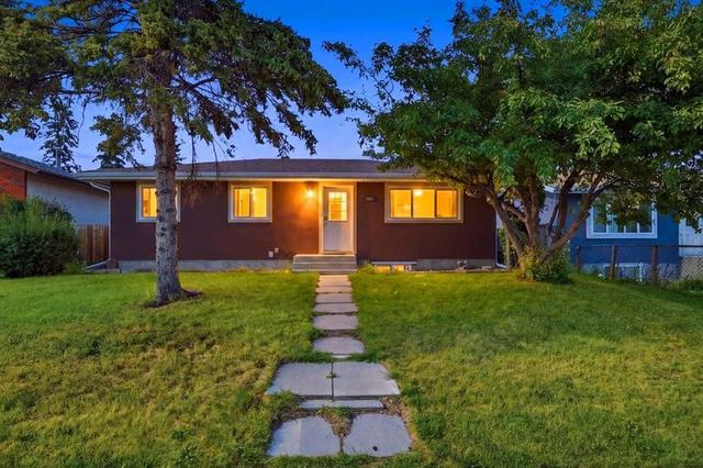 731 Maryvale Way NE Calgary, AB T2A 2V8