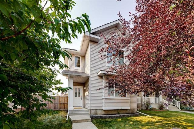 152 Covewood Green NE Calgary, AB T3K 5G6