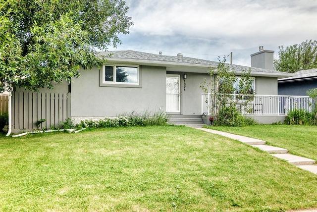 1376 Lake Sylvan Drive SE Calgary, AB T2J 3C8