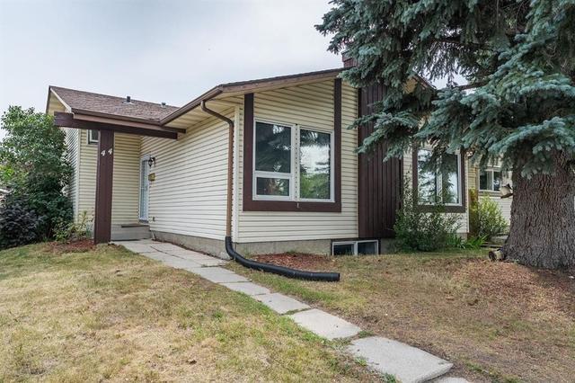44 Templehill Drive NE Calgary, AB T1Y 4C3