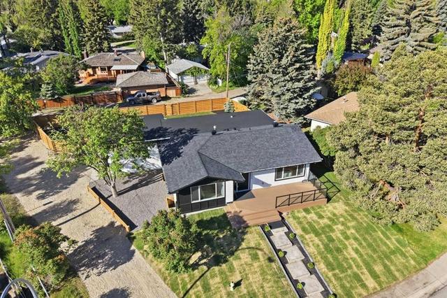 1303 87 Avenue SW Calgary, AB T2V 0W2