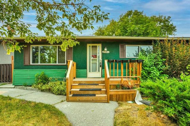 5404 Valentine Crescent SE Calgary, AB T2A 2K6