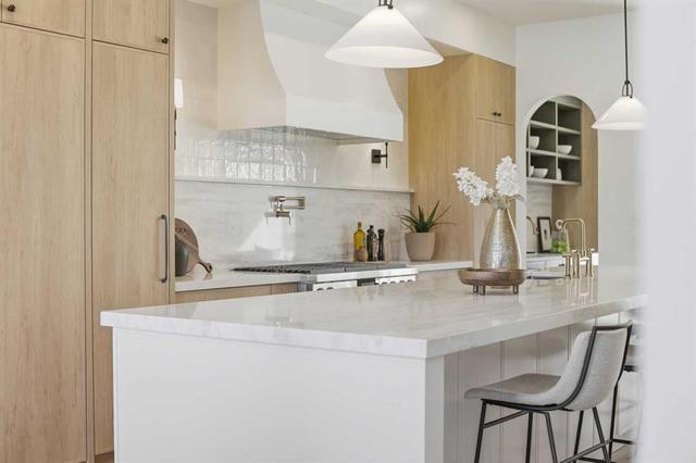 2025 27 Avenue SW Calgary, AB T2T 1H6