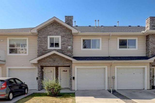 6711 Pinecliff Grove NE Calgary, AB T1Y 7K8