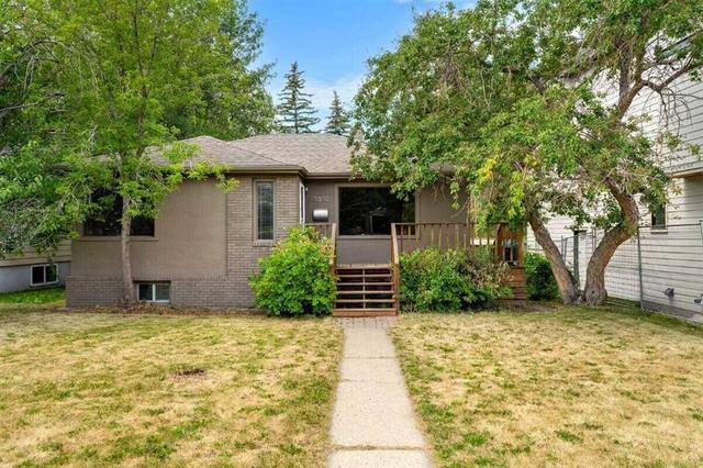 2307 Richmond Road SW Calgary, AB T2T 5E3
