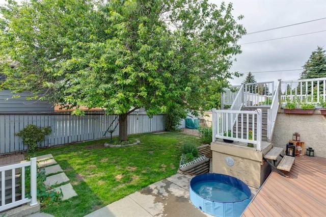 107 Bermuda Drive NW Calgary, AB T3K 1H6