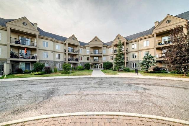208-30 Cranfield Link SE Calgary, AB T3M 0C4