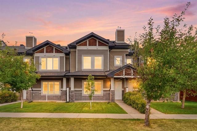 149 Prestwick Villas SE Calgary, AB T2Z 4S3