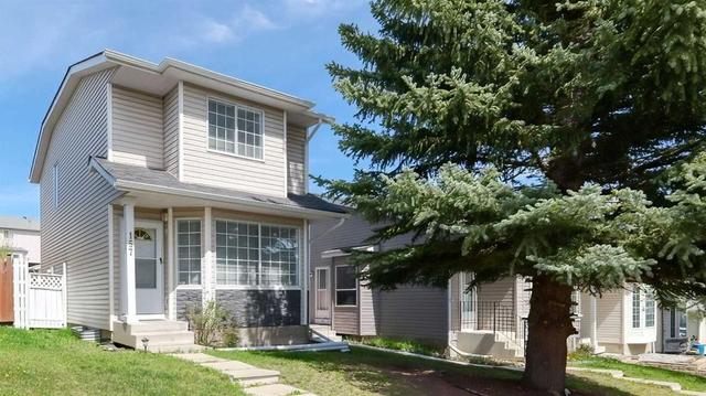 157 Harvest Gold Heights NE Calgary, AB T3K 4H2
