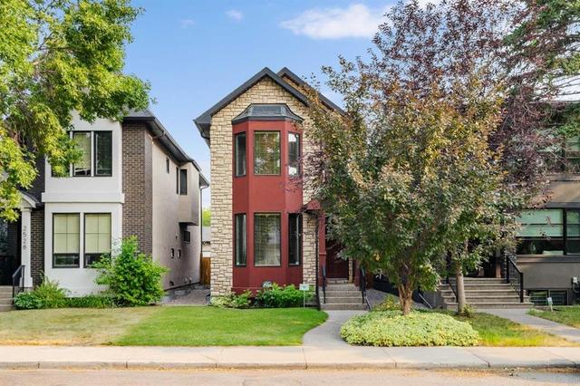 2526 3 Avenue NW Calgary, AB T2N 0L3
