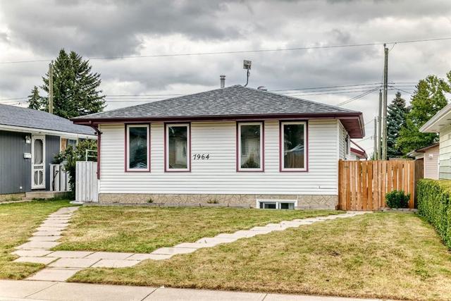 7964 Huntington Road NE Calgary, AB T2K 5A3