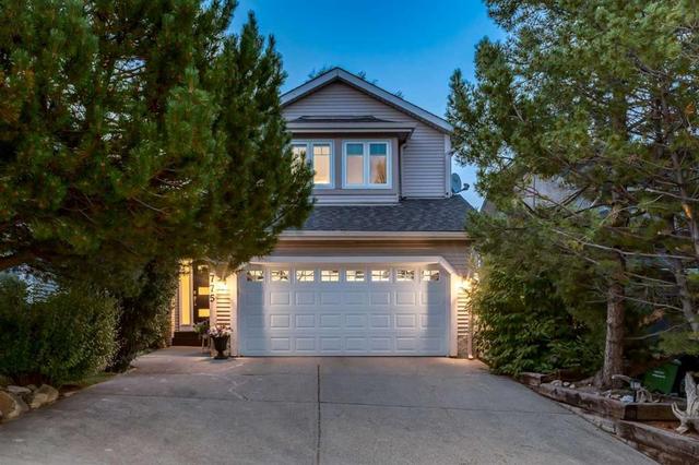 775 STRATHCONA Drive SW Calgary, AB T3H 1N8