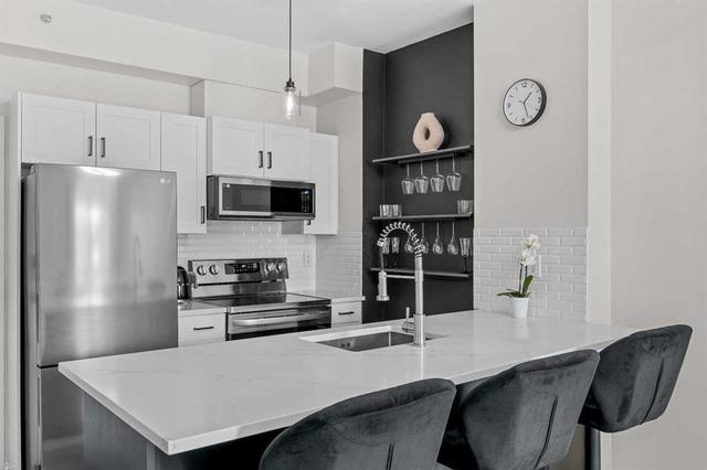 2213-73 Erin Woods Court  Calgary, AB T2B 3V2