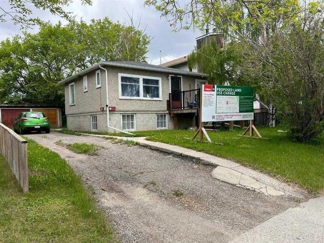 1436 22 Avenue NW Calgary, AB T2M 1P8