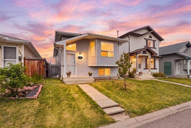 159 Applebrook Circle SE Calgary, AB T2A 7T3