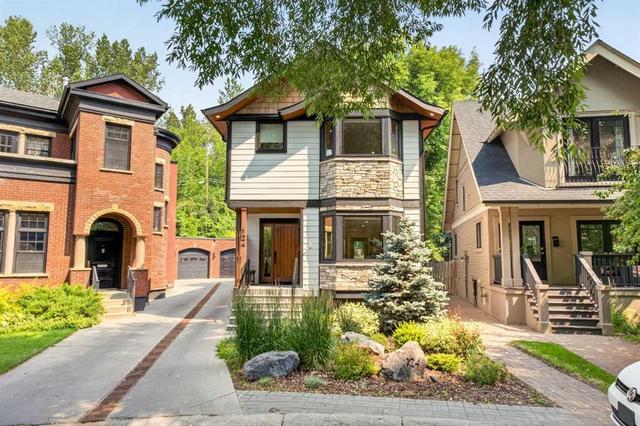124 Garden Crescent SW Calgary, AB T2S 2H9