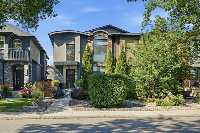 2042 49 Avenue SW Calgary, AB T2T 2V4