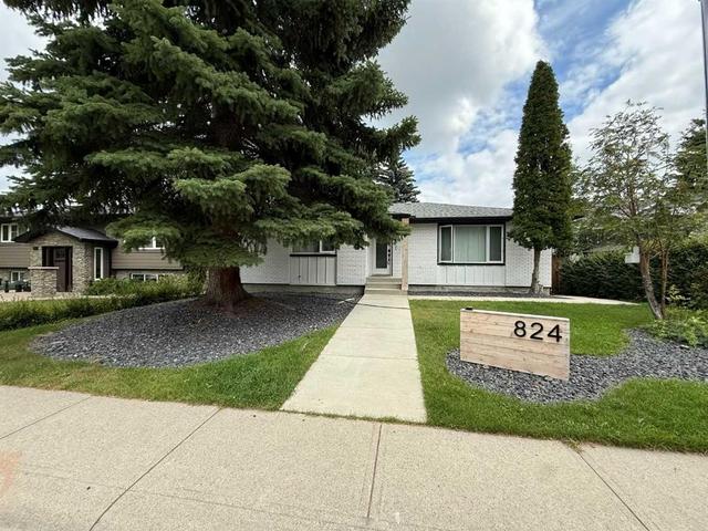 824 Canna Crescent SW Calgary, AB T2W 1N9