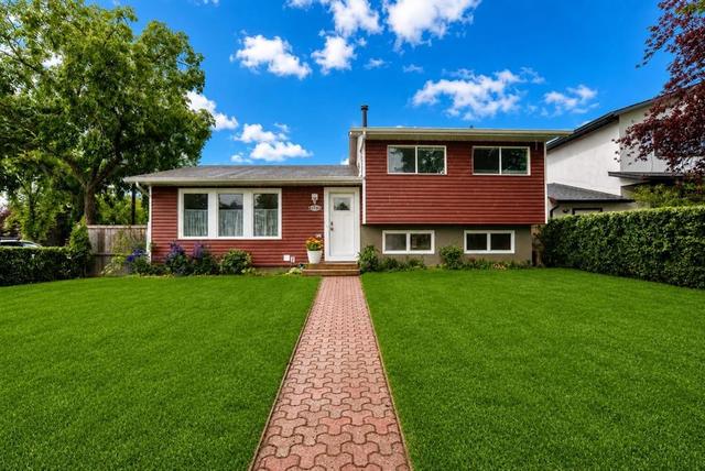 14672 Deer Ridge Drive SE Calgary, AB T2J 5Y4