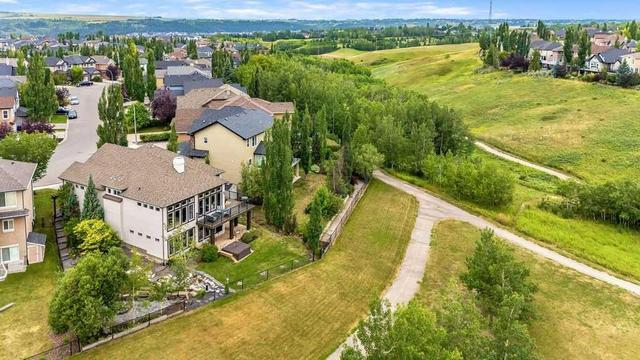 22 Tuscany Estates Crescent NW Calgary, AB T3L 0B2