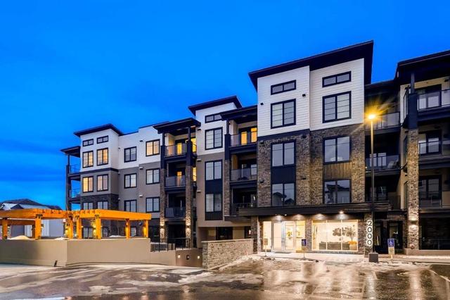2103-2117 81 Street SW Calgary, AB T3H 6H5