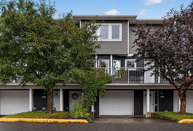 592 Regal Park NE Calgary, AB T2E 0S6