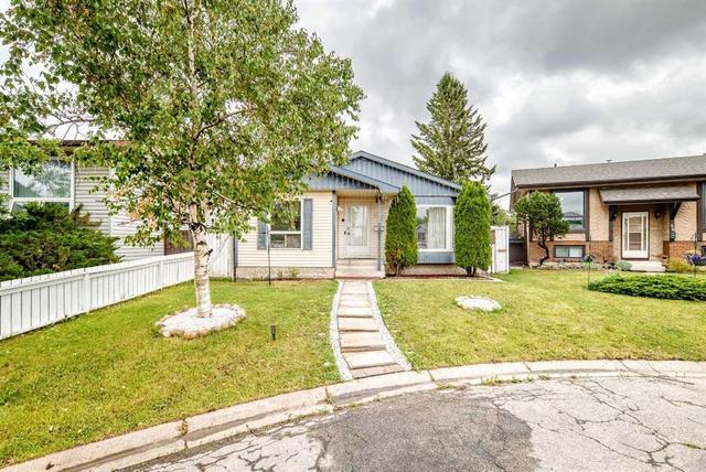 60 Falmere Court NE Calgary, AB T3J 2Z6