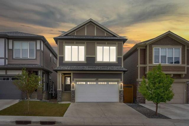 217 Lucas Crescent NW Calgary, AB T3P 1M8