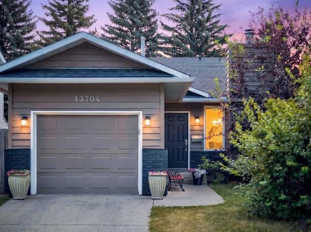 13704 Deer Run Boulevard SE Calgary, AB T2J 6P1
