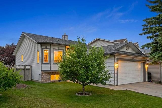 940 Coventry Drive NE Calgary, AB T3K 4J6