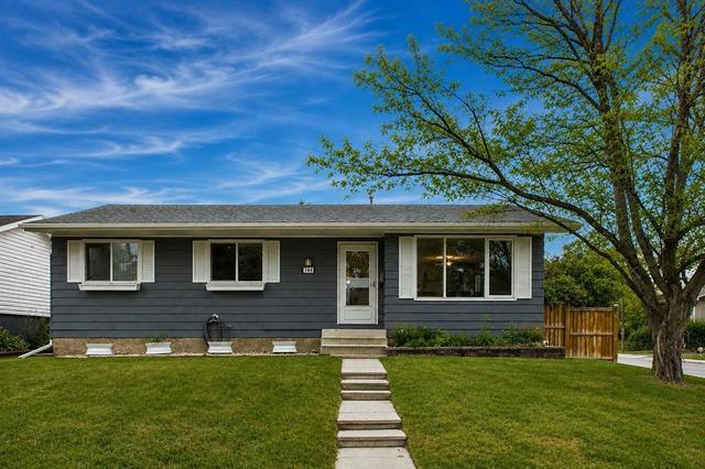 344 Queen Charlotte Road SE Calgary, AB T2J 4H6