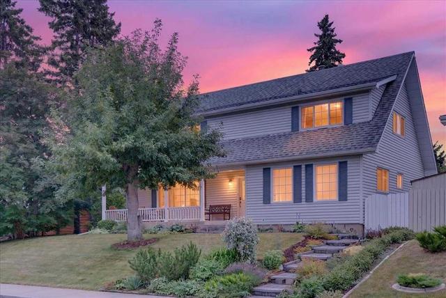 1707 107 Avenue SW Calgary, AB T2W 0C3