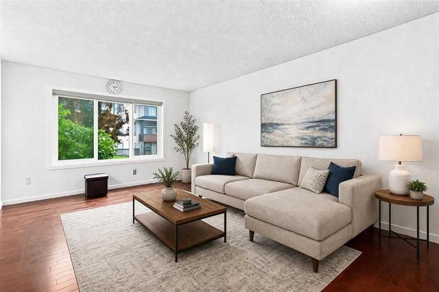 98 Panatella Hill NW Calgary, AB T3K 0B6