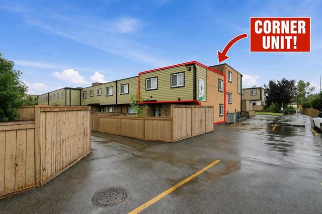 99-3809 45 Street SW Calgary, AB T3E 3V6