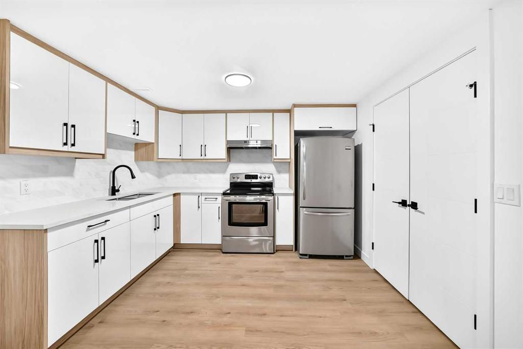 152 Maranda Close Ne, Calgary, AB - Indoor Photo Showing Kitchen With Stainless Steel Kitchen