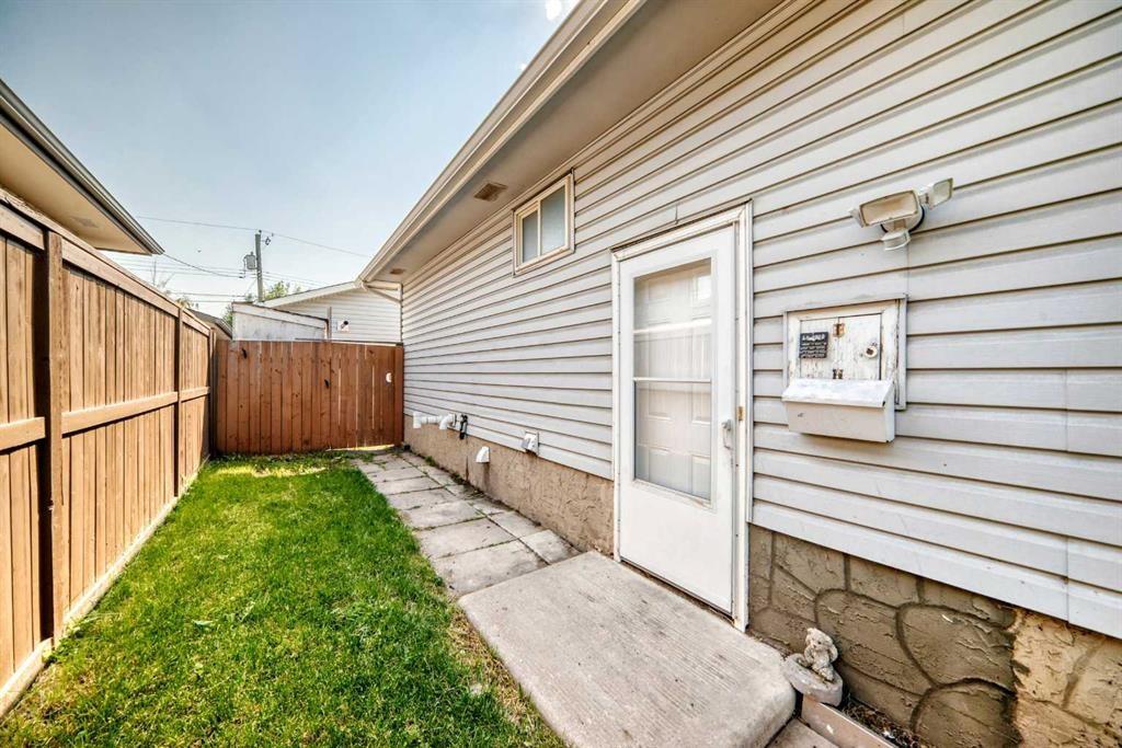 152 Maranda Close Ne, Calgary, AB - Outdoor With Exterior