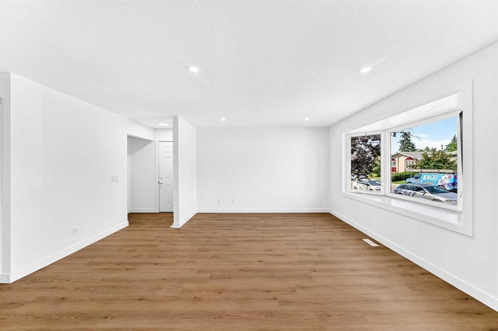 152 Maranda Close Ne, Calgary, AB - Indoor Photo Showing Other Room