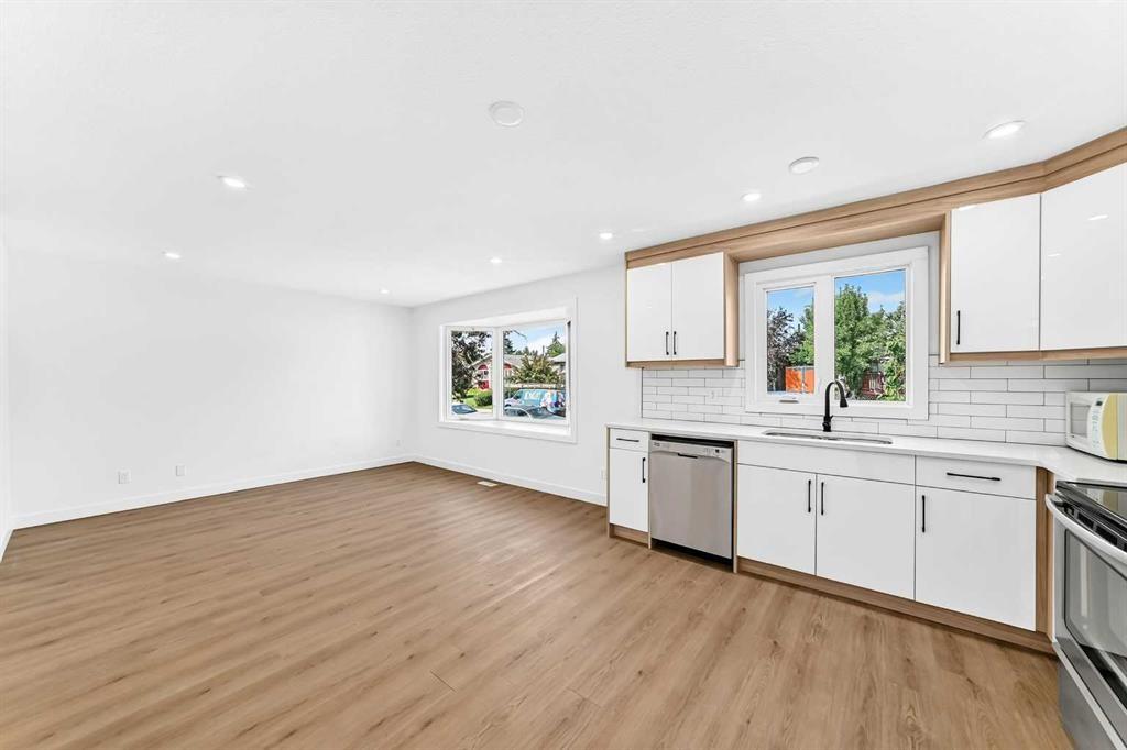 152 Maranda Close Ne, Calgary, AB - Indoor Photo Showing Kitchen With Stainless Steel Kitchen