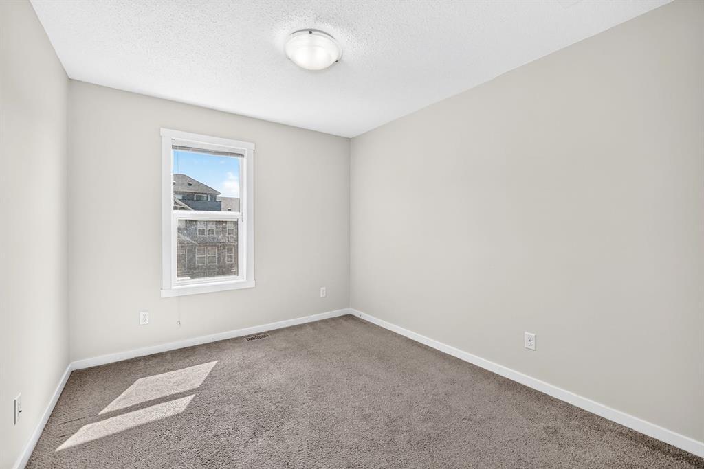 428 Cranbrook Square Se, Calgary, AB - Indoor Photo Showing Other Room