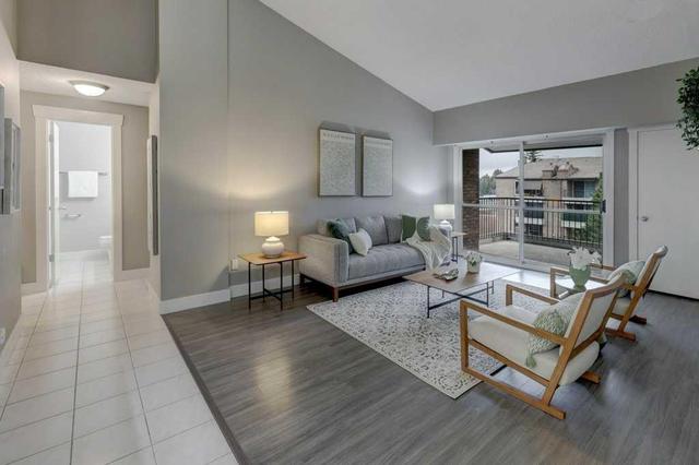 1405-201 Braeglen Close SW Calgary, AB T2W 2B1