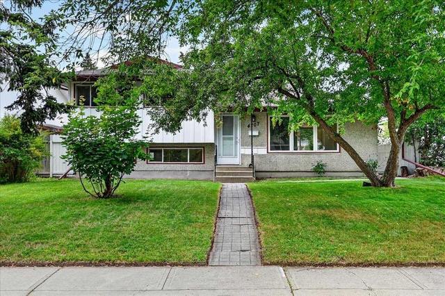 4707 Brockington Road NW Calgary, AB T2L 1R5