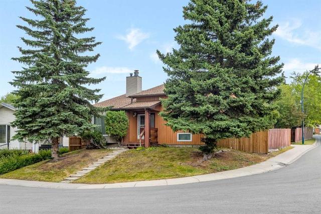147 Whitlock Close NE Calgary, AB T1Y 4X2
