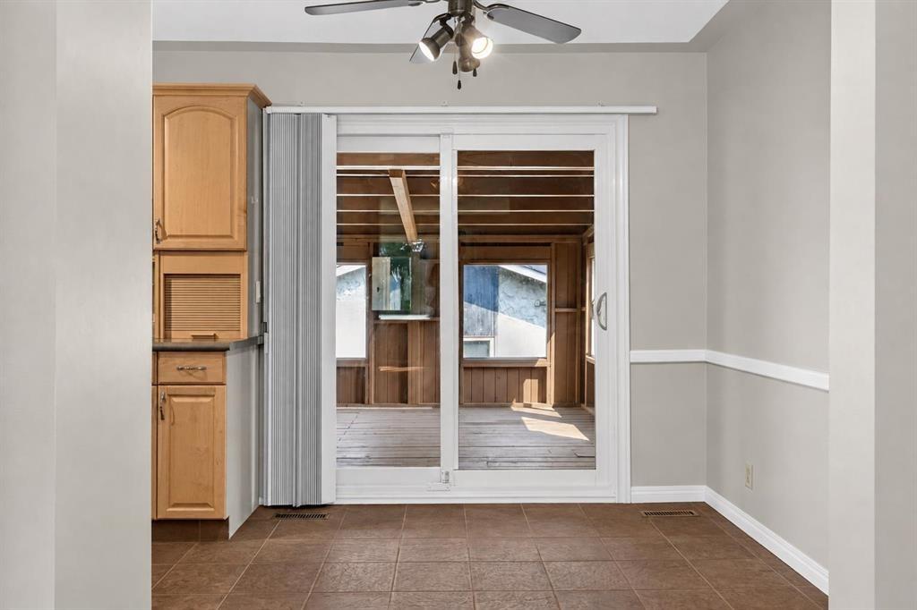 440 Ogden Drive Se, Calgary, AB - Indoor Photo Showing Other Room