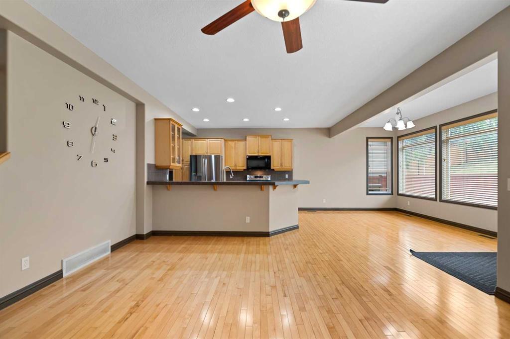 49 Panamount Rise Nw, Calgary, AB - Indoor Photo Showing Laundry Room