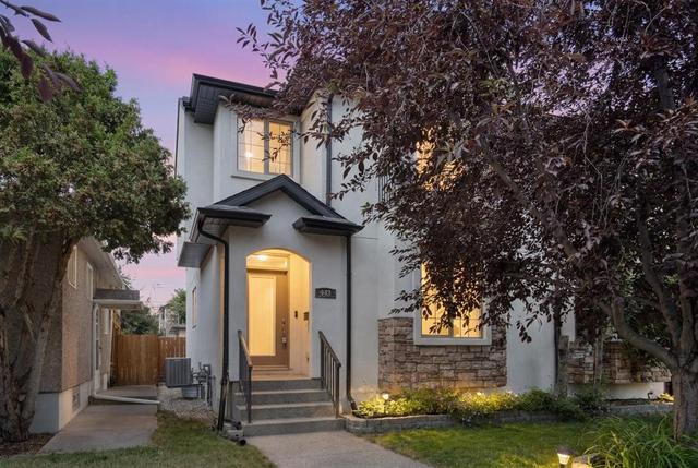 448 25 Avenue NW Calgary, AB T2M 2A7