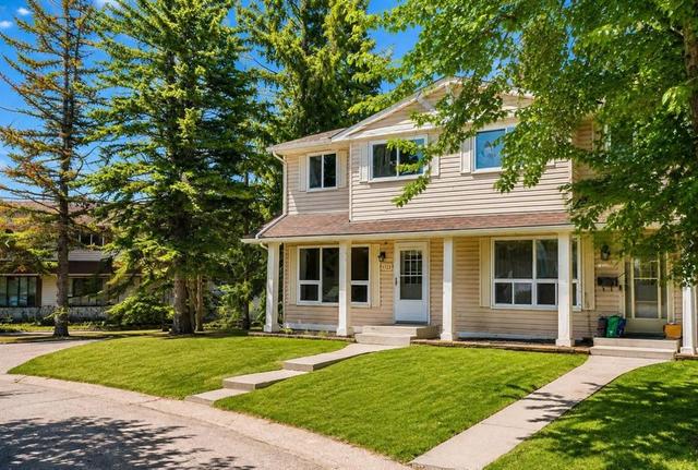174 Woodmont Terrace SW Calgary, AB T2W 4Z4